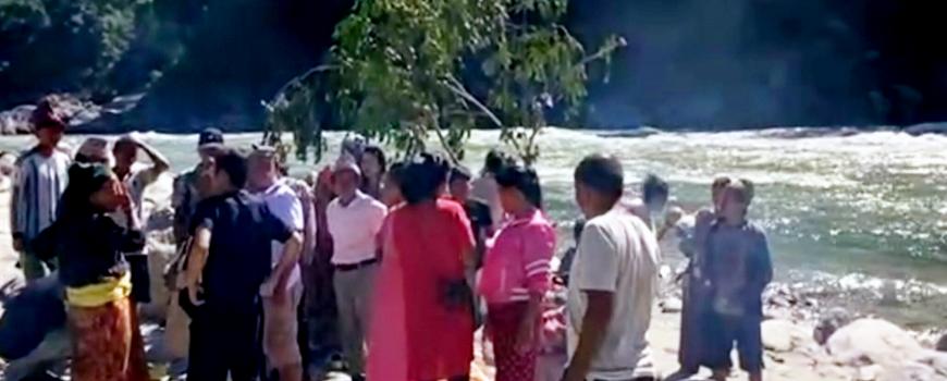 किरात राई समुदायमा पितृ उद्धारको कामना गर्दै वर्षभरिका दुःख नदीमा बगाउने परम्परा 